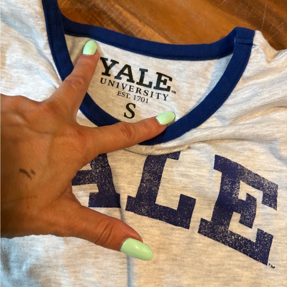 Women’s baby doll tee Yale university Gray and Blue Short Sleeve Tee small‎ 0127 - Picture 2 of 5